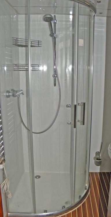 Aft cabin, Accommodation